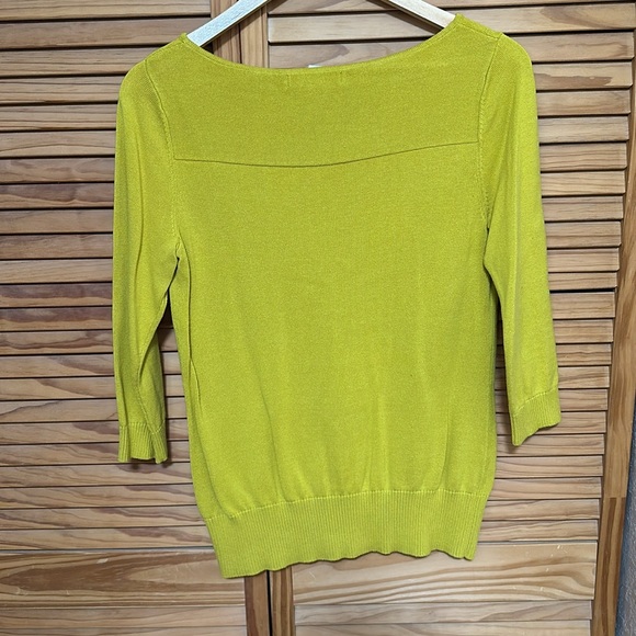 Banana Republic Sweater - Picture 2 of 3